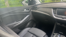Vauxhall Grandland X 1.6 Hybrid4 300 Business Ed Nav Premium 5dr Auto Hatchback
